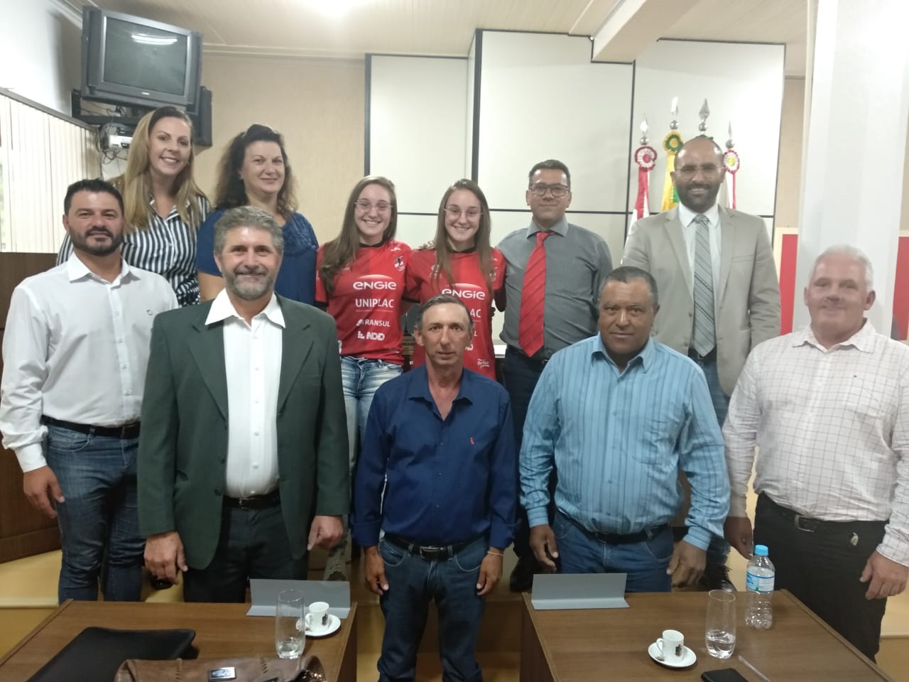 Câmara presta homenagem a atletas bonretirenses